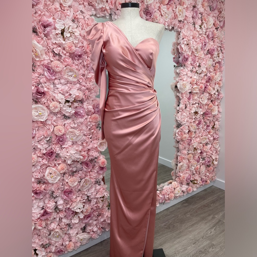 Chic One-Shoulder Pink Dress